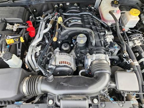 Used 2023 Jeep Gladiator Sport AWD/4WD image 31