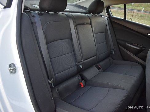 Used 2018 Chevrolet Cruze LT w/ LT Fleet Convenience Package FWD image 15