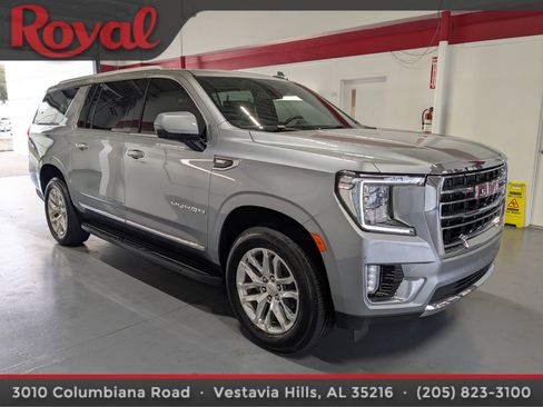 Used 2023 GMC Yukon XL SLT w/ SLT Premium Package image 5