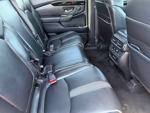 Used 2023 Honda Pilot Touring image 28