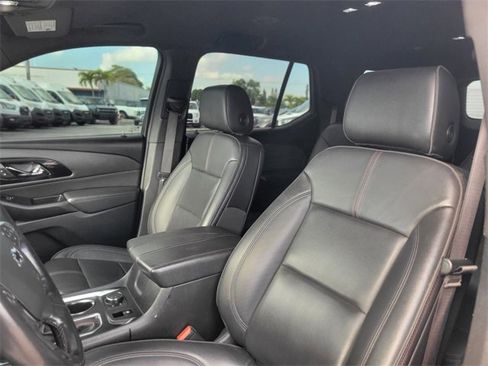Used 2022 Chevrolet Traverse RS image 10