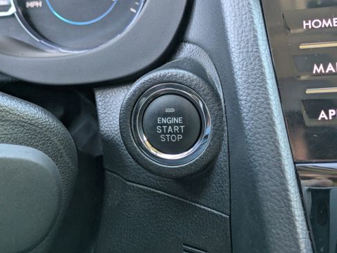 Used 2017 Subaru Forester 2.5i Touring image 29