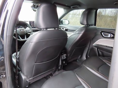 Certified 2023 Jeep Compass Limited image 25