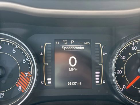 Used 2015 Jeep Cherokee Latitude w/ Cold Weather Group image 16