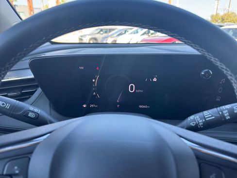 Used 2025 Buick Encore GX Preferred image 38