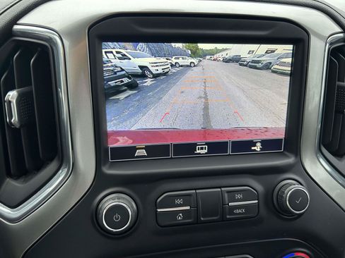 Used 2021 Chevrolet Silverado 1500 LT Trail Boss w/ Convenience Package II AWD/4WD image 24