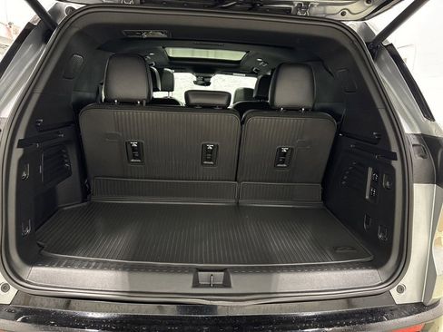 Used 2026 Chevrolet Traverse High Country AWD/4WD image 37