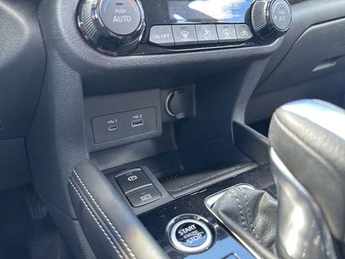 Used 2023 Nissan Kicks SR FWD image 27