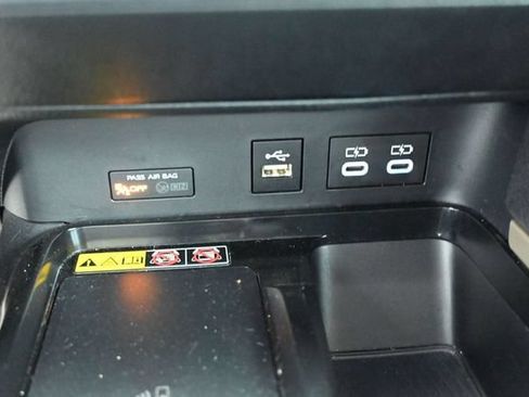 Used 2025 Toyota Camry LE FWD image 34