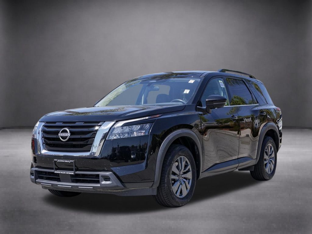 Used 2024 Nissan Pathfinder SV FWD image 9