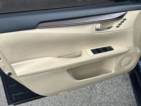 Used 2014 Lexus ES 350 w/ Premium Package FWD image 9