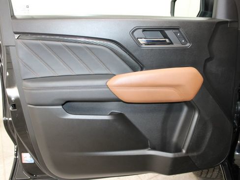 Used 2024 GMC Canyon AT4 AWD/4WD image 17