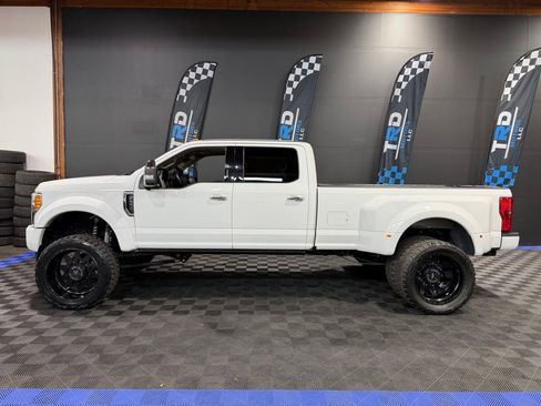 Used 2017 Ford F450 Lariat w/ Lariat Ultimate Package image 2