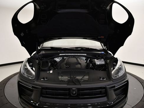 Certified 2026 Porsche Macan Turbo AWD/4WD image 13