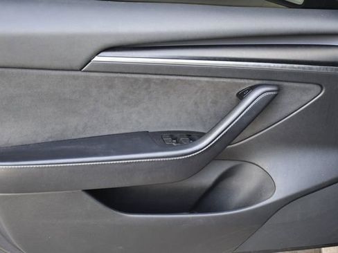 Used 2022 Tesla Model 3 RWD image 19
