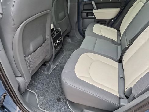 Used 2024 Land Rover Defender 110 X-Dynamic SE image 20