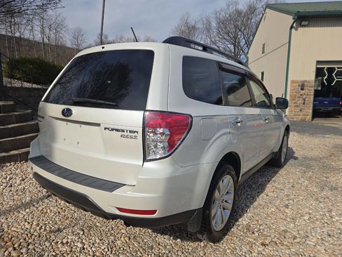 Used 2011 Subaru Forester 2.5X Premium image 2