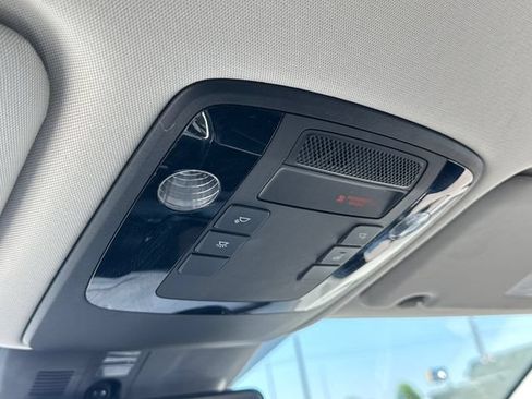 Used 2022 Kia Carnival LX FWD image 28