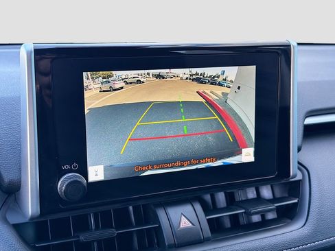 Used 2025 Toyota RAV4 XLE FWD image 13