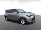 Used 2023 Kia Soul LX w/ LX Technology Package image 2