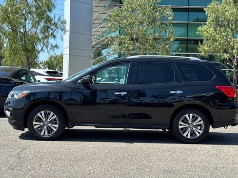 Used 2019 Nissan Pathfinder SV FWD image 7