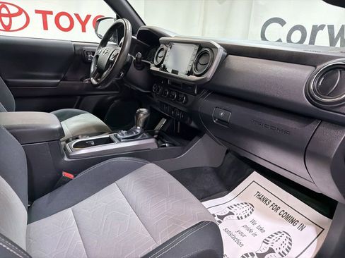 Used 2023 Toyota Tacoma TRD Off-Road image 11