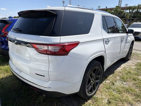 Used 2019 Chevrolet Traverse Premier w/ LPO, Blackout Package FWD image 10