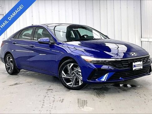 Used 2025 Hyundai Elantra Limited FWD image 1