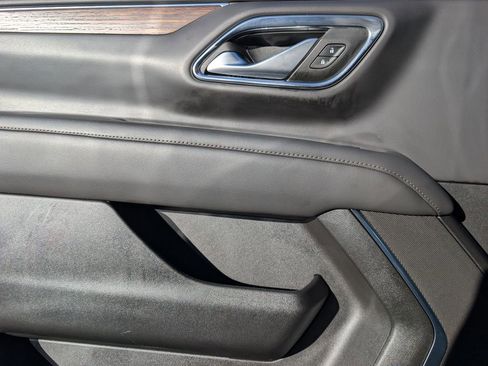 Used 2024 Chevrolet Tahoe High Country image 17