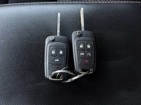 Used 2017 Chevrolet Impala LT FWD image 43