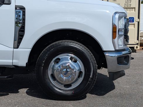 New 2026 Ford F350 XL w/ XL Chrome Package RWD image 12