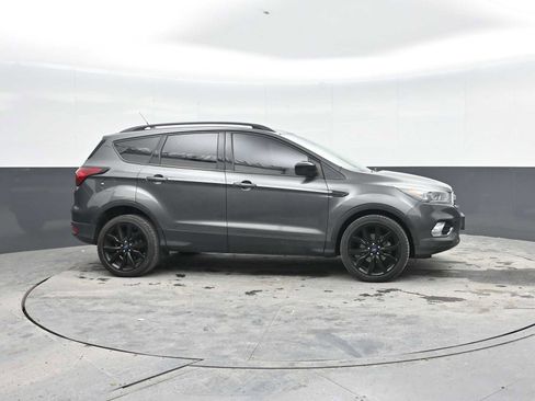 Used 2019 Ford Escape SE FWD image 8