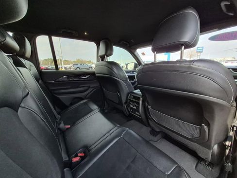 Used 2023 Jeep Grand Cherokee Altitude image 15