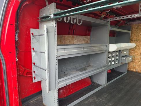 Used 2009 GMC Savana 3500 Work Van w/ Power Package image 8