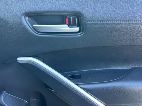 Used 2025 Toyota Corolla Cross XLE FWD image 20