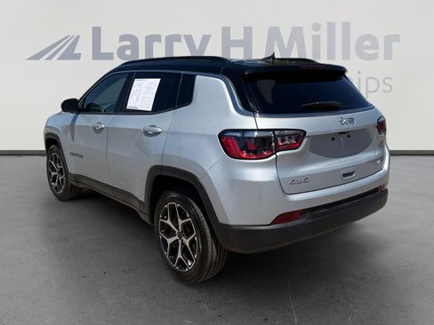 Certified 2025 Jeep Compass Limited AWD/4WD image 3