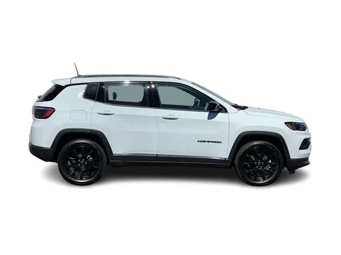 New 2025 Jeep Compass Latitude w/ Sun & Sound Group image 5