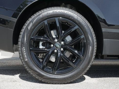 Used 2025 Land Rover Range Rover Velar S image 34