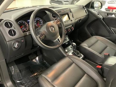 Used 2016 Volkswagen Tiguan S FWD image 12