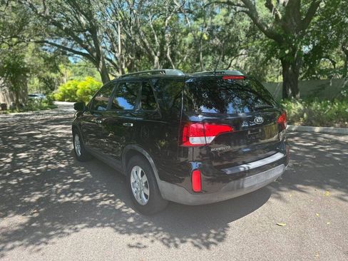 Used 2014 Kia Sorento LX FWD image 4