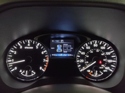 Used 2017 Nissan Pathfinder Platinum w/ Family Entertainment Package image 23