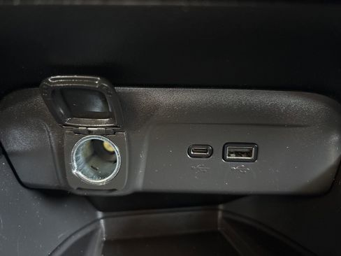 Certified 2024 Chevrolet Trax RS w/ Sunroof Package image 25