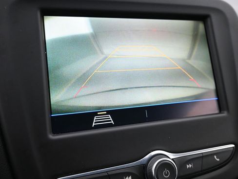 Used 2021 Chevrolet Equinox LS image 20