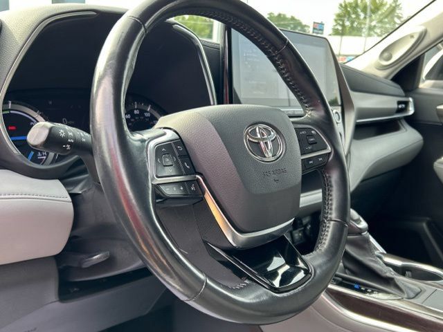 Used 2021 Toyota Highlander Limited AWD/4WD image 42