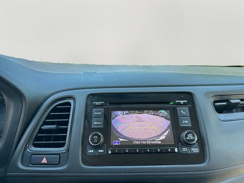 Used 2022 Honda HR-V LX image 16