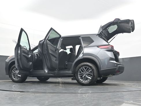 Certified 2025 Nissan Rogue S image 38