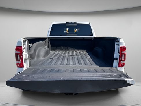 Used 2022 RAM 3500 Limited AWD/4WD image 39