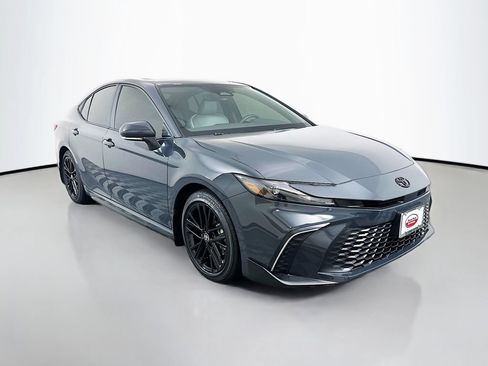 Used 2026 Toyota Camry SE w/ Convenience Package FWD image 3