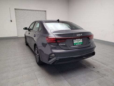 Used 2024 Kia Forte LXS w/ LXS Technology Package image 6