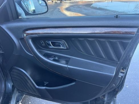 Used 2013 Ford Taurus Limited image 10